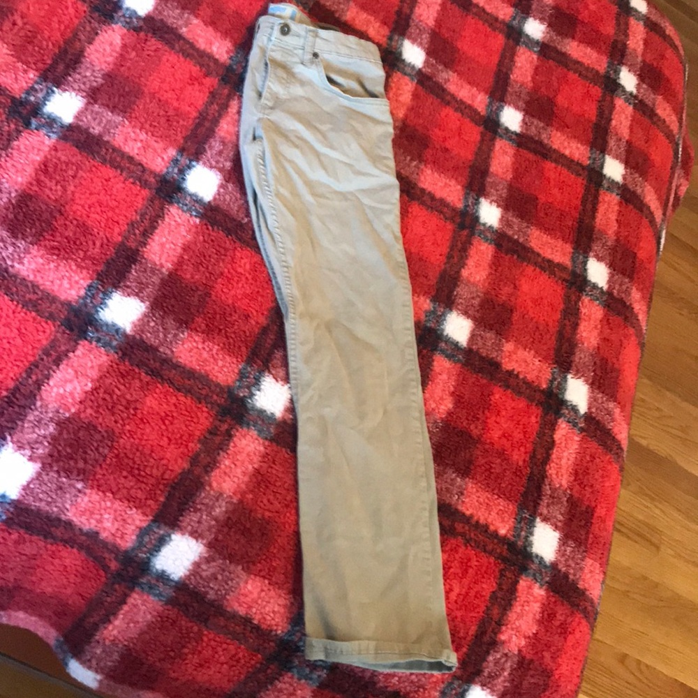 Men khakis